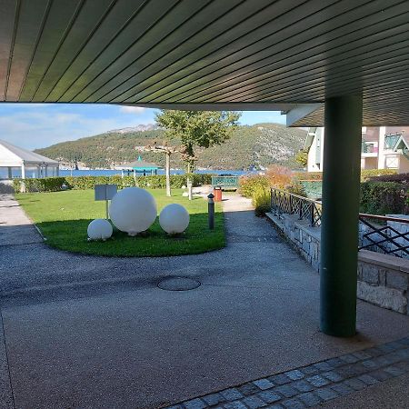 Au Bord Du Lac D'Annecy, Logement Type Loft, Dans Residence Avec Plage Et Ponton Privee Duingt Kültér fotó