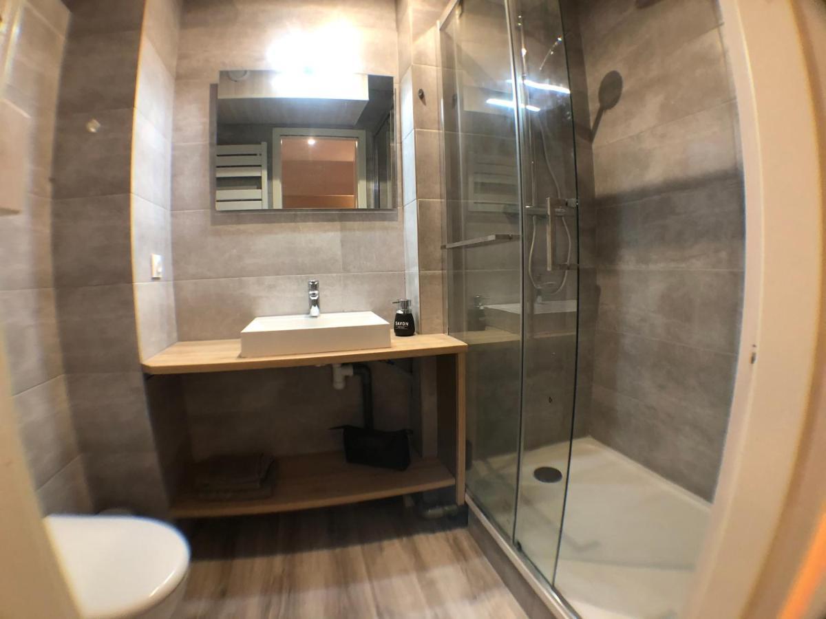 Au Bord Du Lac D'Annecy, Logement Type Loft, Dans Residence Avec Plage Et Ponton Privee Duingt Kültér fotó