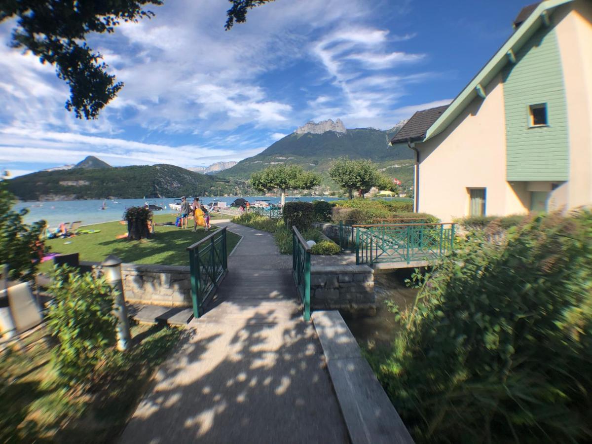 Au Bord Du Lac D'Annecy, Logement Type Loft, Dans Residence Avec Plage Et Ponton Privee Duingt Kültér fotó