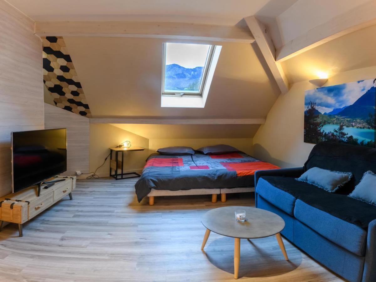 Au Bord Du Lac D'Annecy, Logement Type Loft, Dans Residence Avec Plage Et Ponton Privee Duingt Kültér fotó