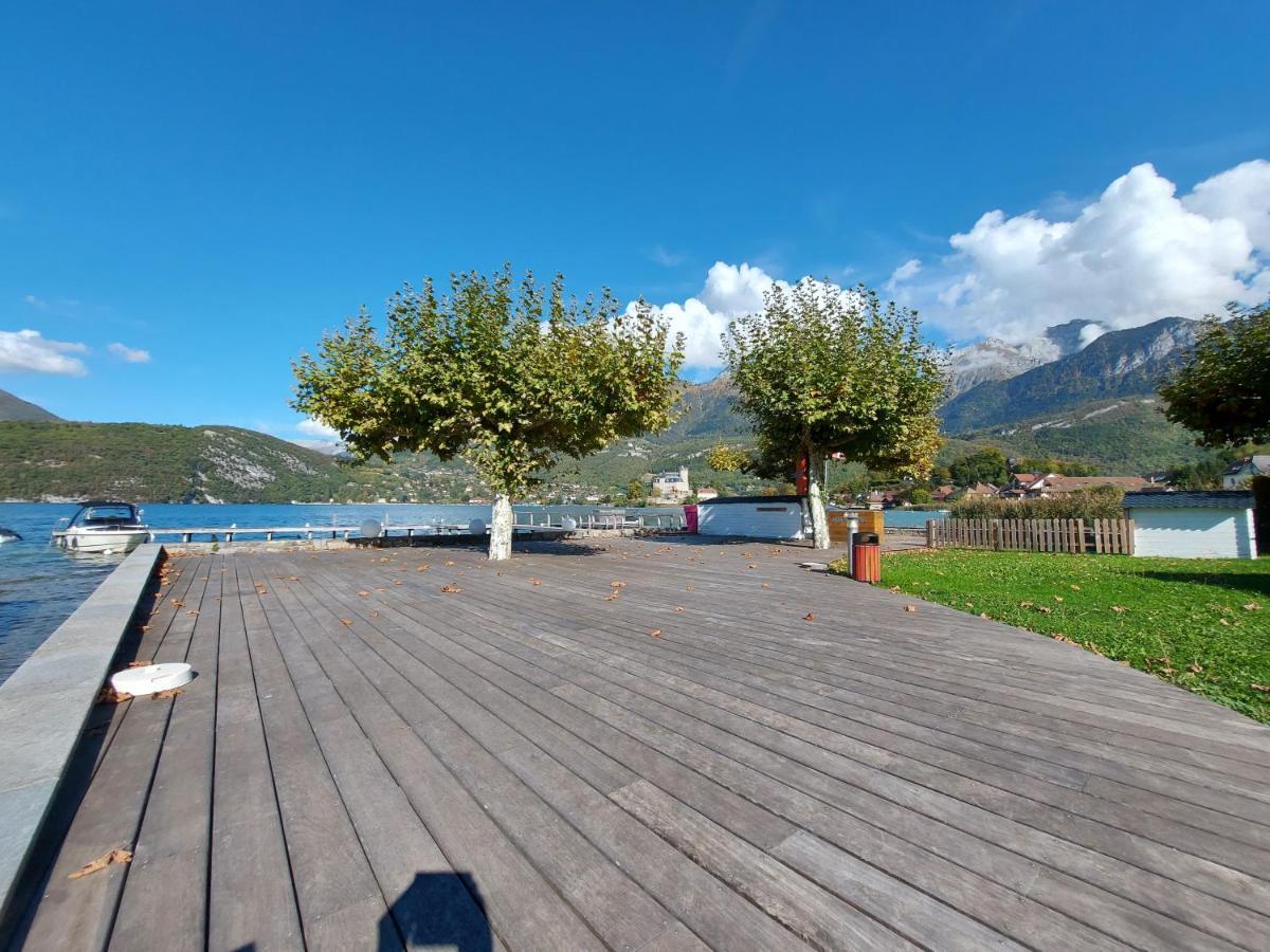 Au Bord Du Lac D'Annecy, Logement Type Loft, Dans Residence Avec Plage Et Ponton Privee Duingt Kültér fotó